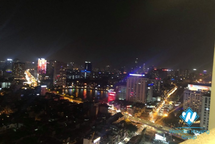 An affordable 2 bedroom  apartment for rent in Vinhomes Metropolis, Ha Noi